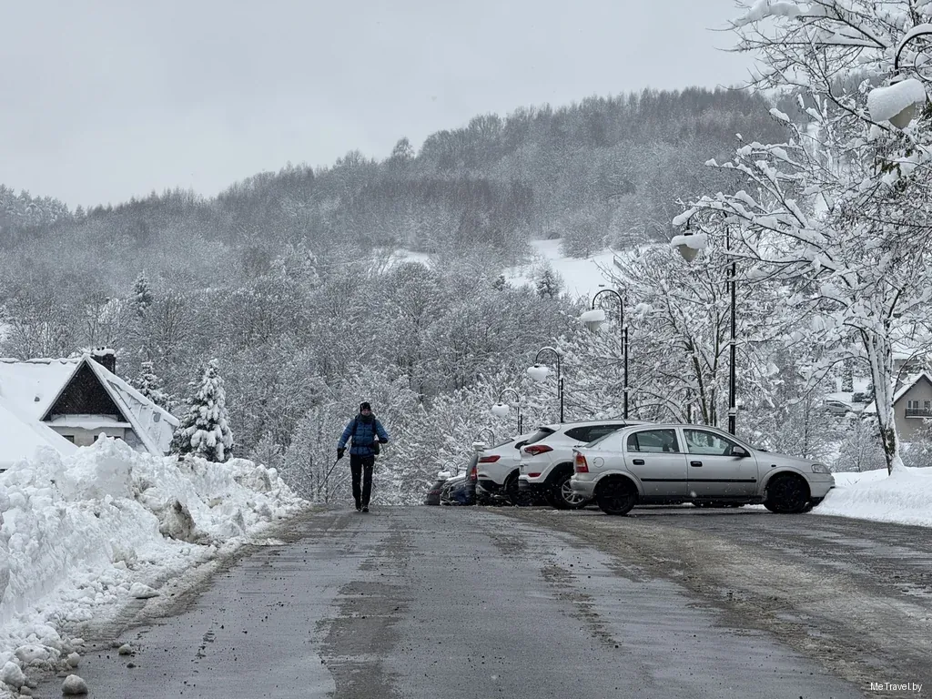 Жёлтый маршрут из Pcim — вид на Beskid Wyspowy и Tatry